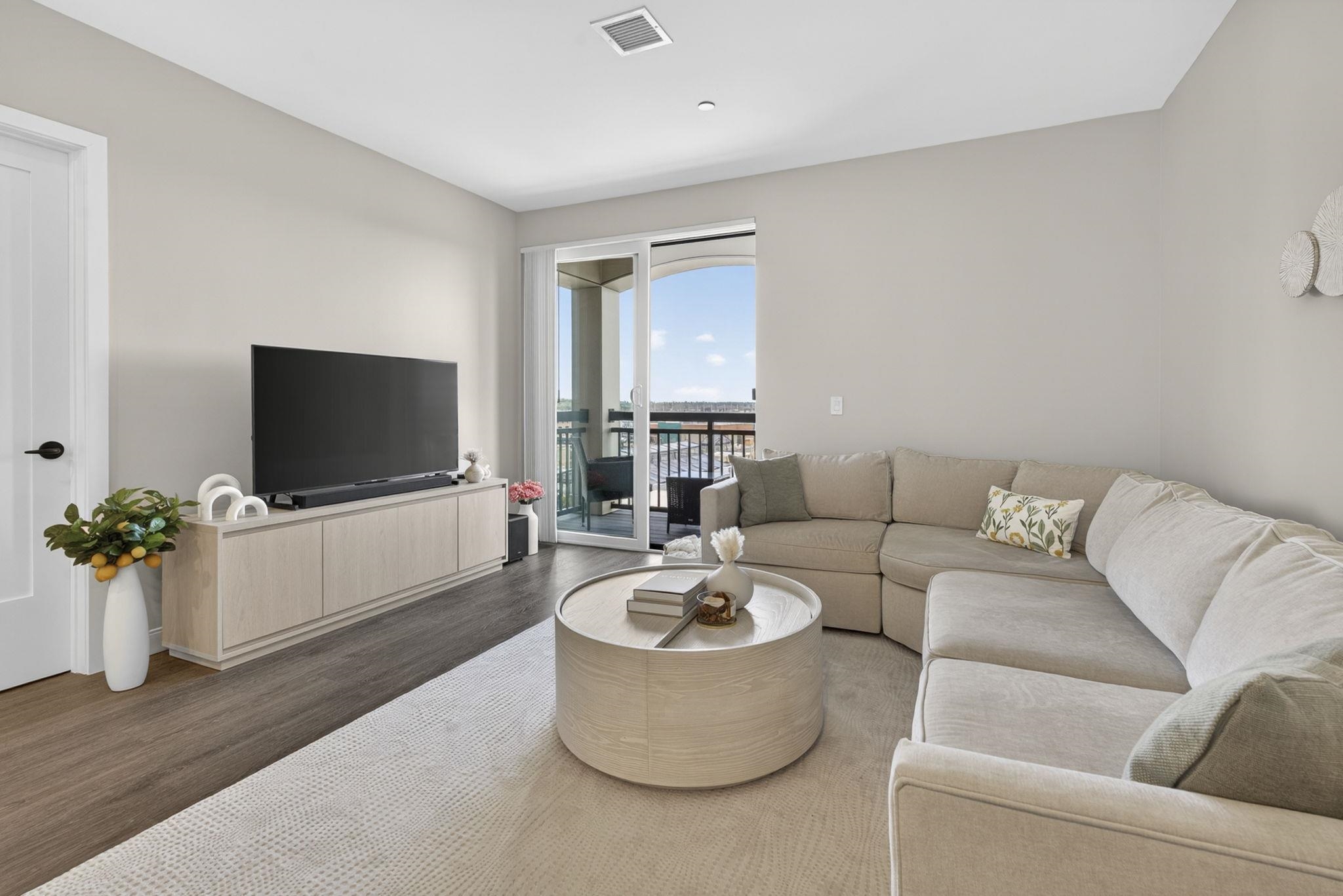 18 Artisan Drive 404