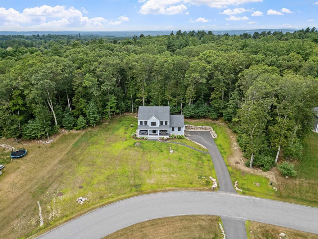 Photo of 23 Chardonnay Road, Pelham, NH 03076 (MLS # 5052331)