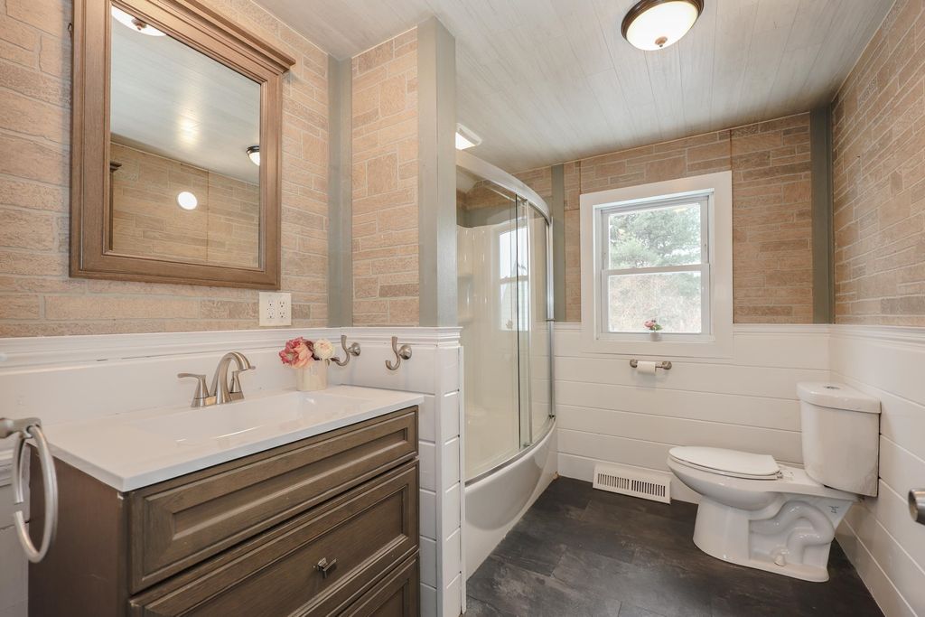 Photo of 4 E Street, Hudson, NH 03051 (MLS # 5072121)