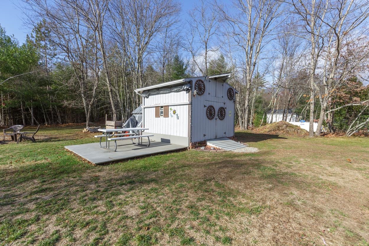 Hopkinton, New Hampshire 03229, United States, 3 Bedrooms Bedrooms, ,2 BathroomsBathrooms,Residential,Active,224312