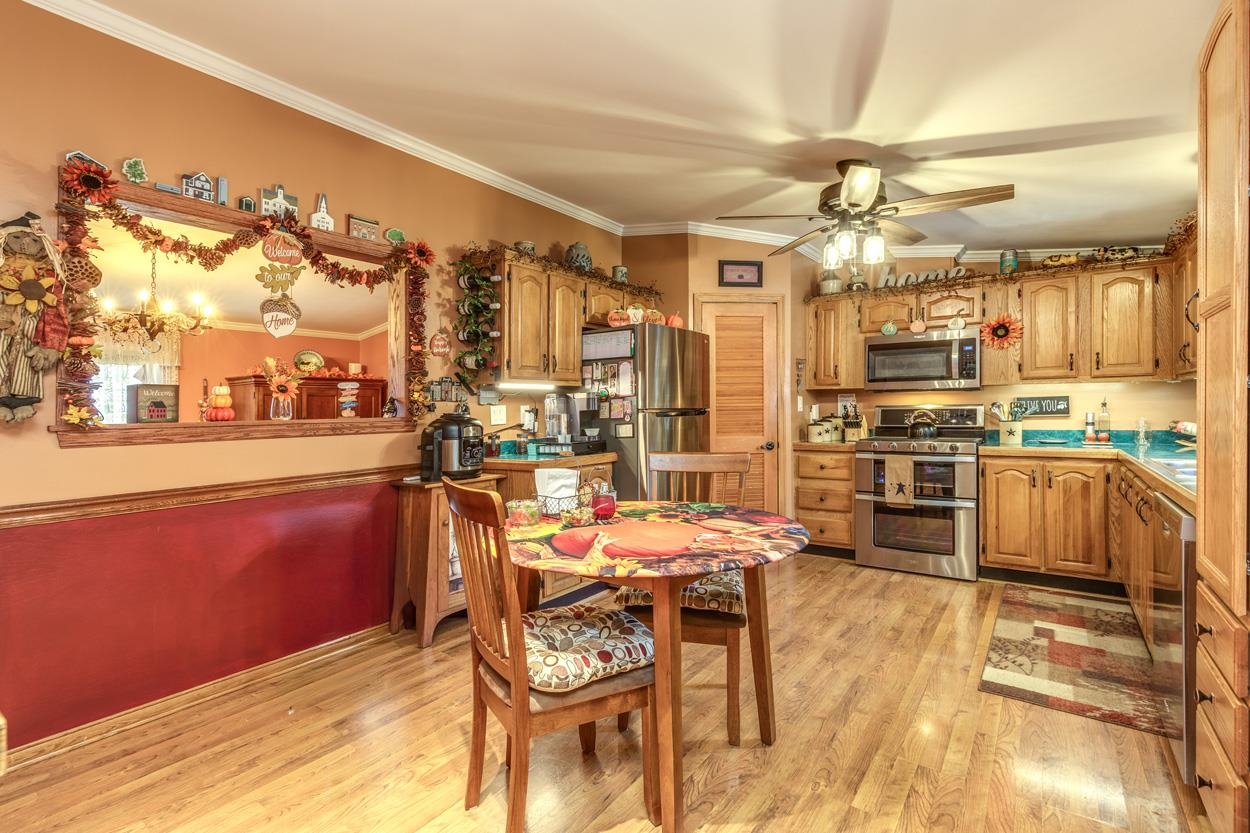 Hopkinton, New Hampshire 03229, United States, 3 Bedrooms Bedrooms, ,2 BathroomsBathrooms,Residential,Active,224312