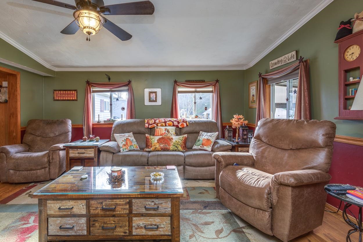 Hopkinton, New Hampshire 03229, United States, 3 Bedrooms Bedrooms, ,2 BathroomsBathrooms,Residential,Active,224312