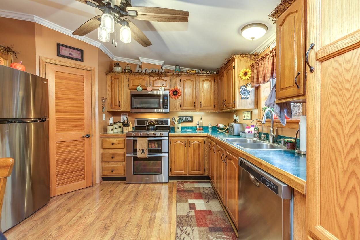 Hopkinton, New Hampshire 03229, United States, 3 Bedrooms Bedrooms, ,2 BathroomsBathrooms,Residential,Active,224312