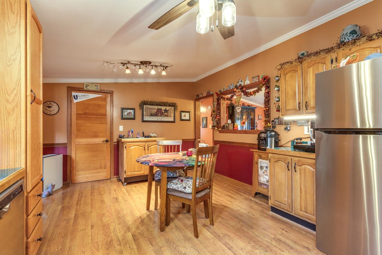 Hopkinton, New Hampshire 03229, United States, 3 Bedrooms Bedrooms, ,2 BathroomsBathrooms,Residential,Active,224312