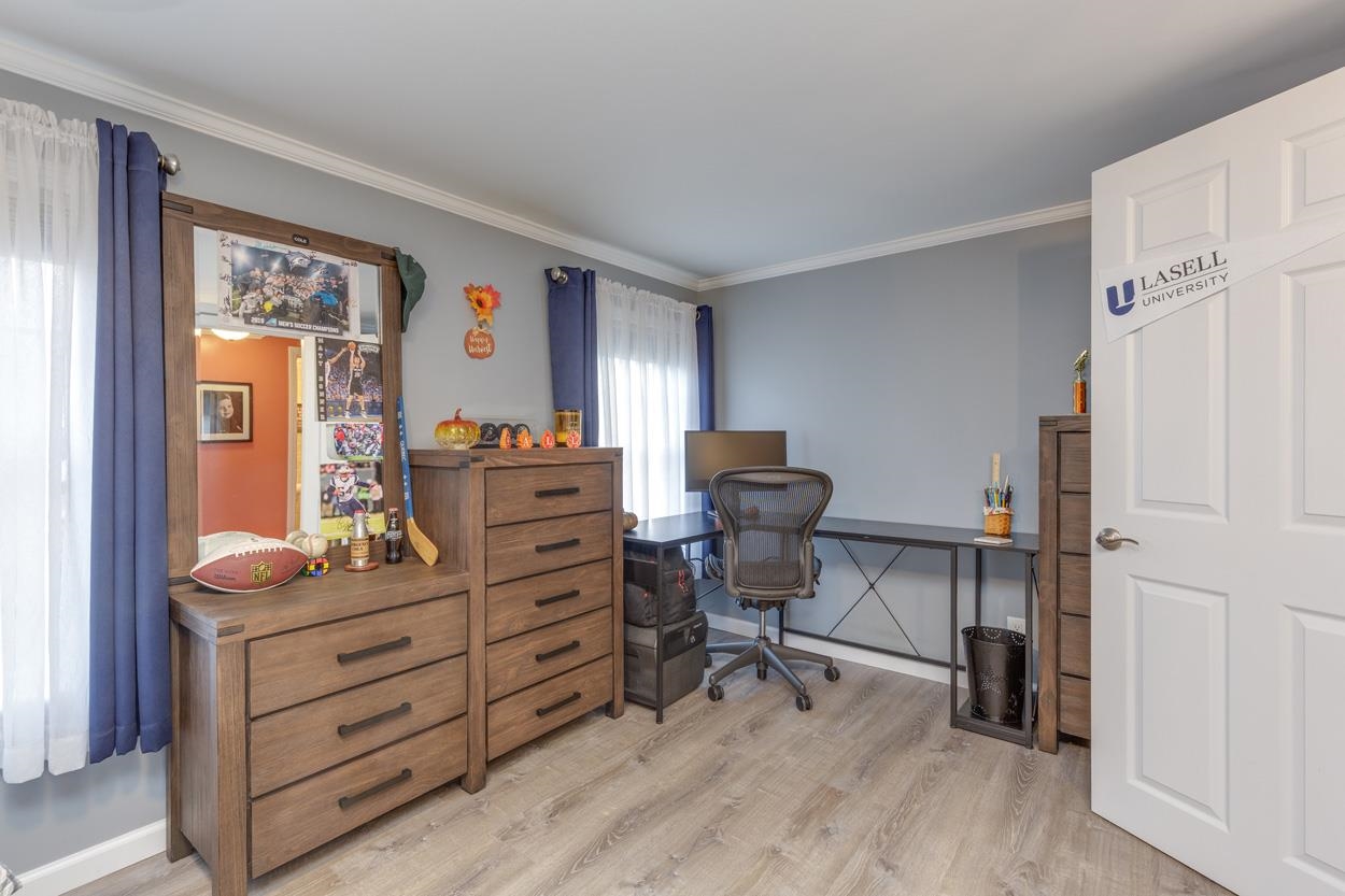 Hopkinton, New Hampshire 03229, United States, 3 Bedrooms Bedrooms, ,2 BathroomsBathrooms,Residential,Active,224312