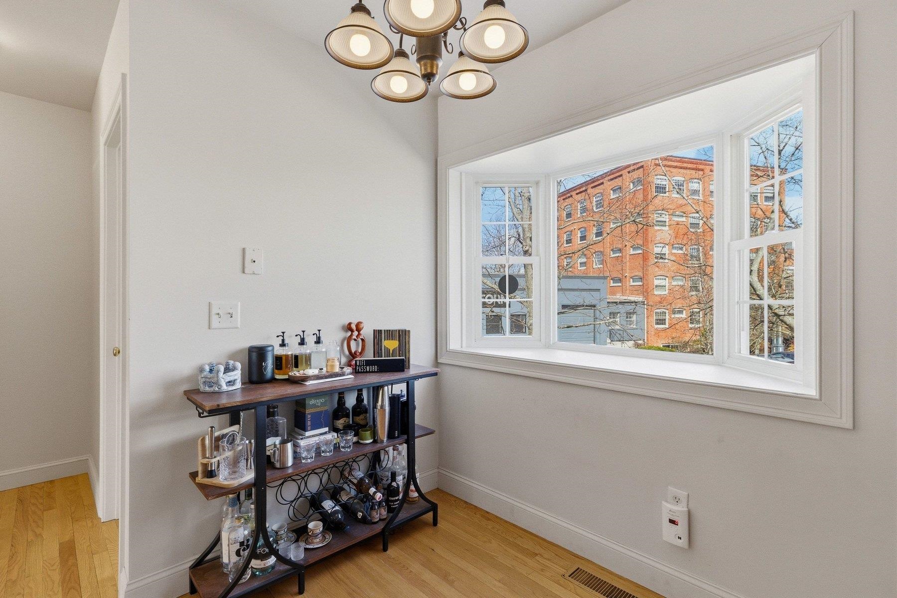 1039 Islington Street 4