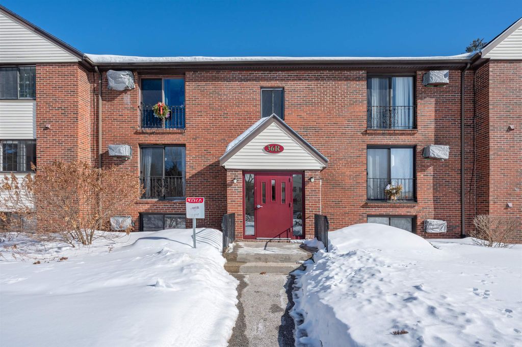 Photo of 36 English Village Road #202R, Manchester, NH 03102 (MLS # 5077904)