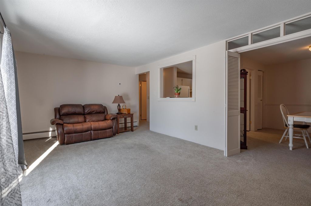 Photo of 36 English Village Road #202R, Manchester, NH 03102 (MLS # 5077904)