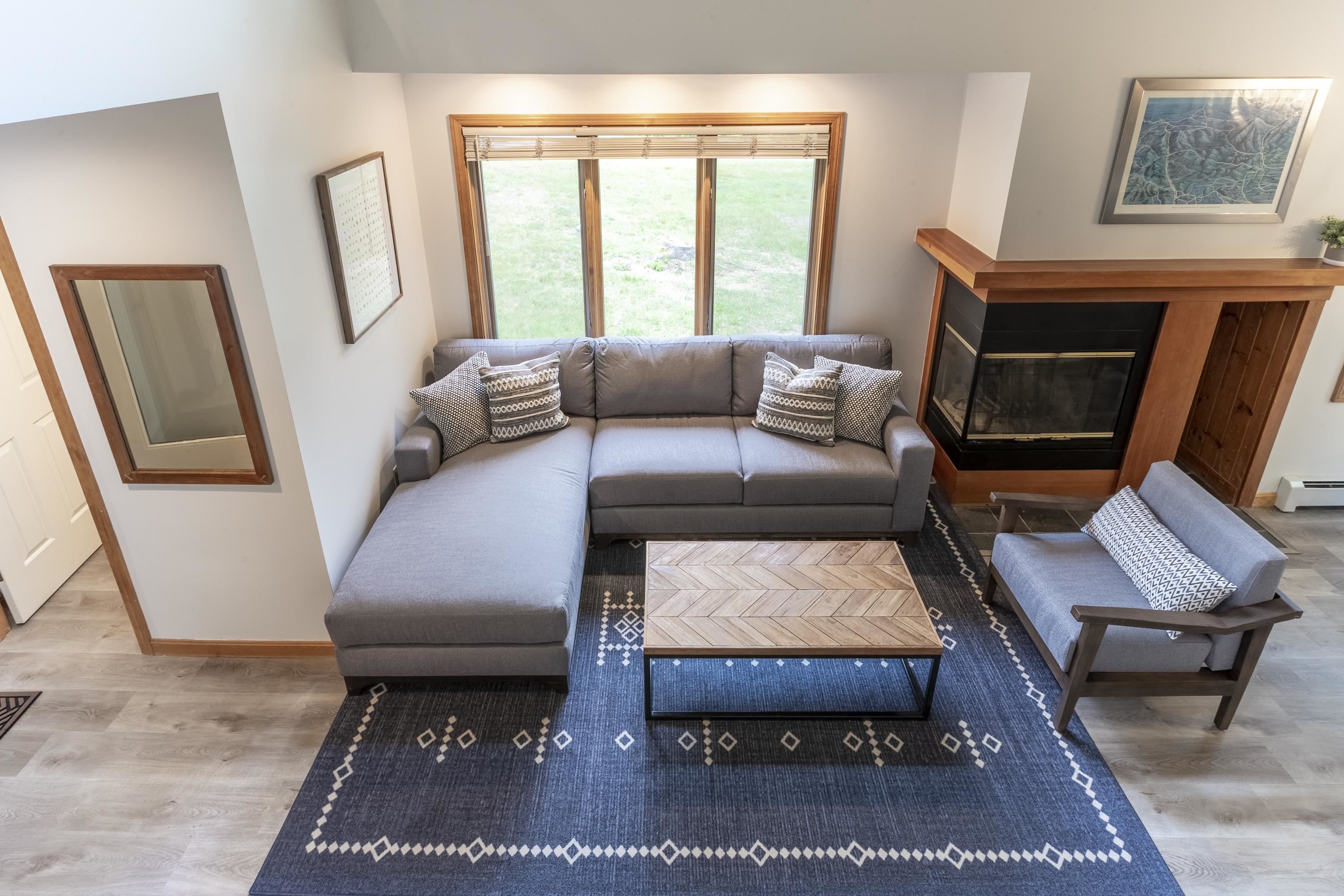 31 Pine Hill Lane Unit 1