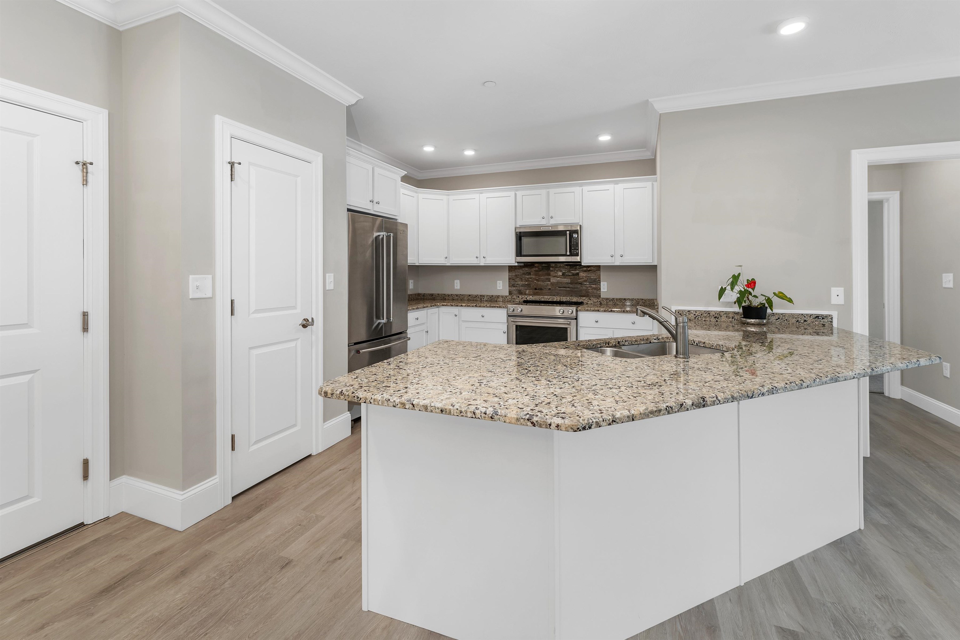 Nashua, New Hampshire 03062, United States, 2 Bedrooms Bedrooms, ,2 BathroomsBathrooms,Residential,Active,113606