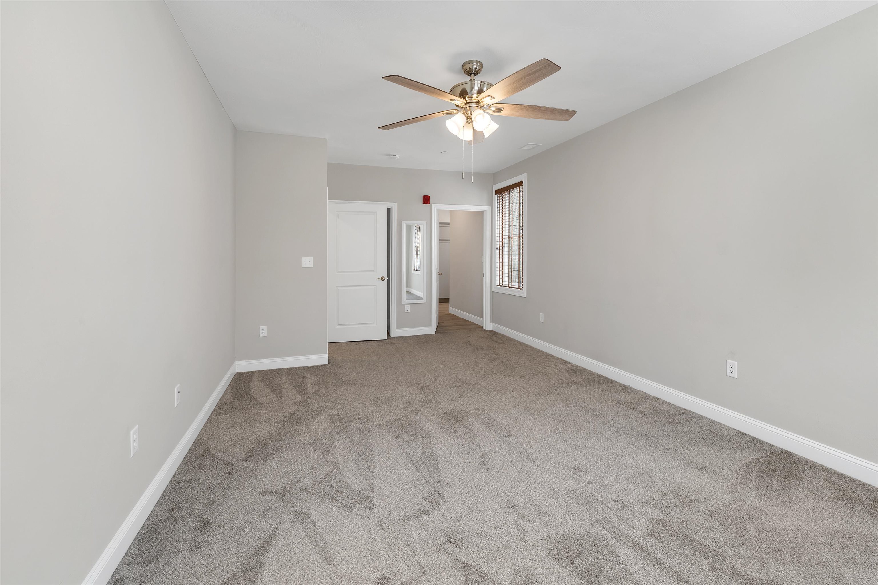 Nashua, New Hampshire 03062, United States, 2 Bedrooms Bedrooms, ,2 BathroomsBathrooms,Residential,Active,113606