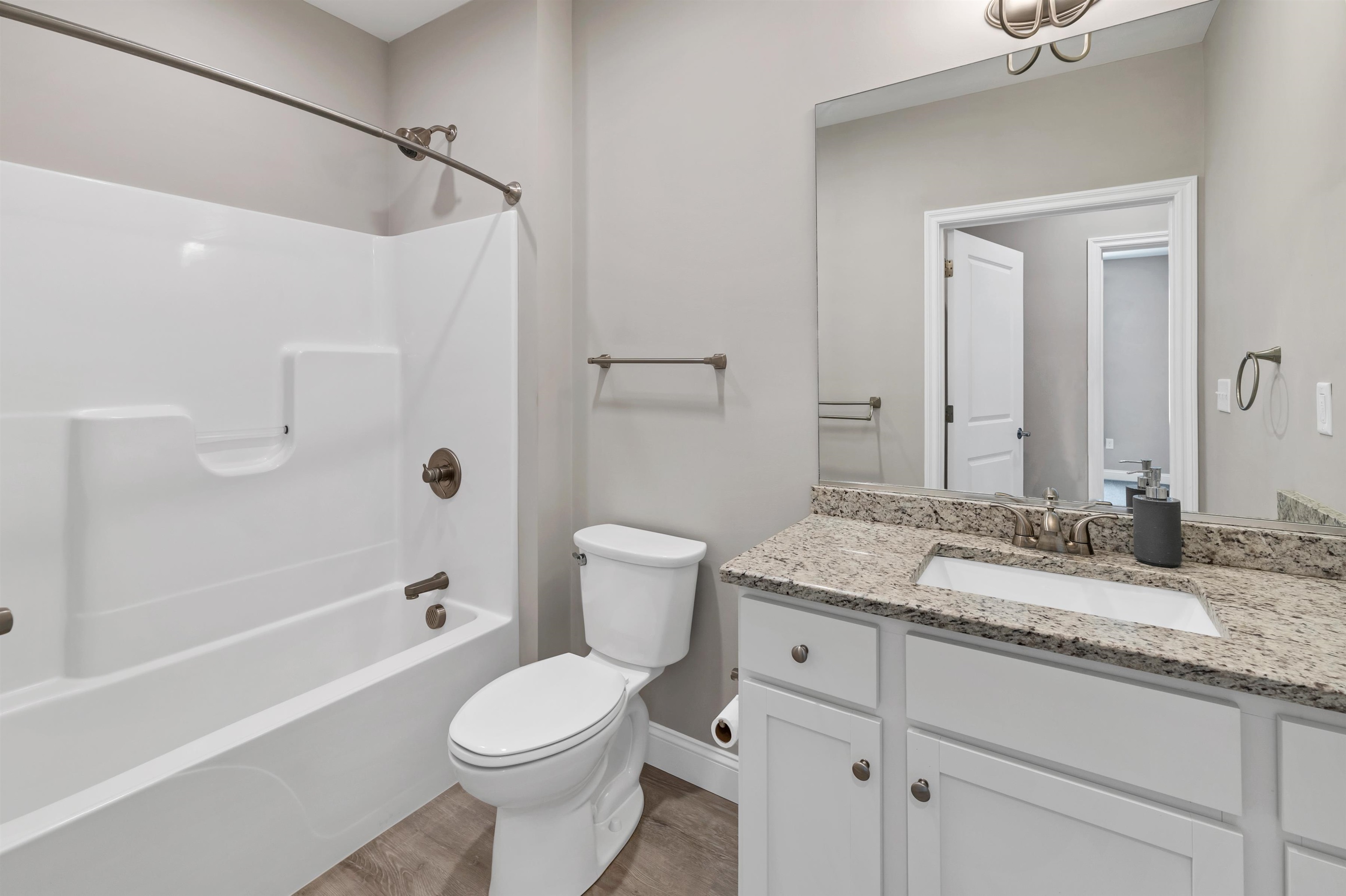 Nashua, New Hampshire 03062, United States, 2 Bedrooms Bedrooms, ,2 BathroomsBathrooms,Residential,Active,113606