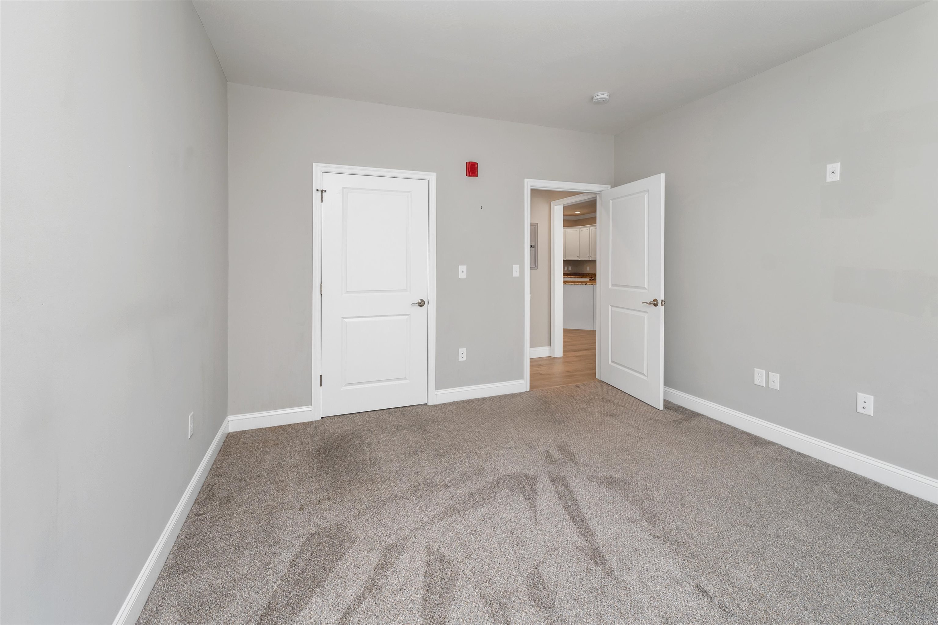 Nashua, New Hampshire 03062, United States, 2 Bedrooms Bedrooms, ,2 BathroomsBathrooms,Residential,Active,113606