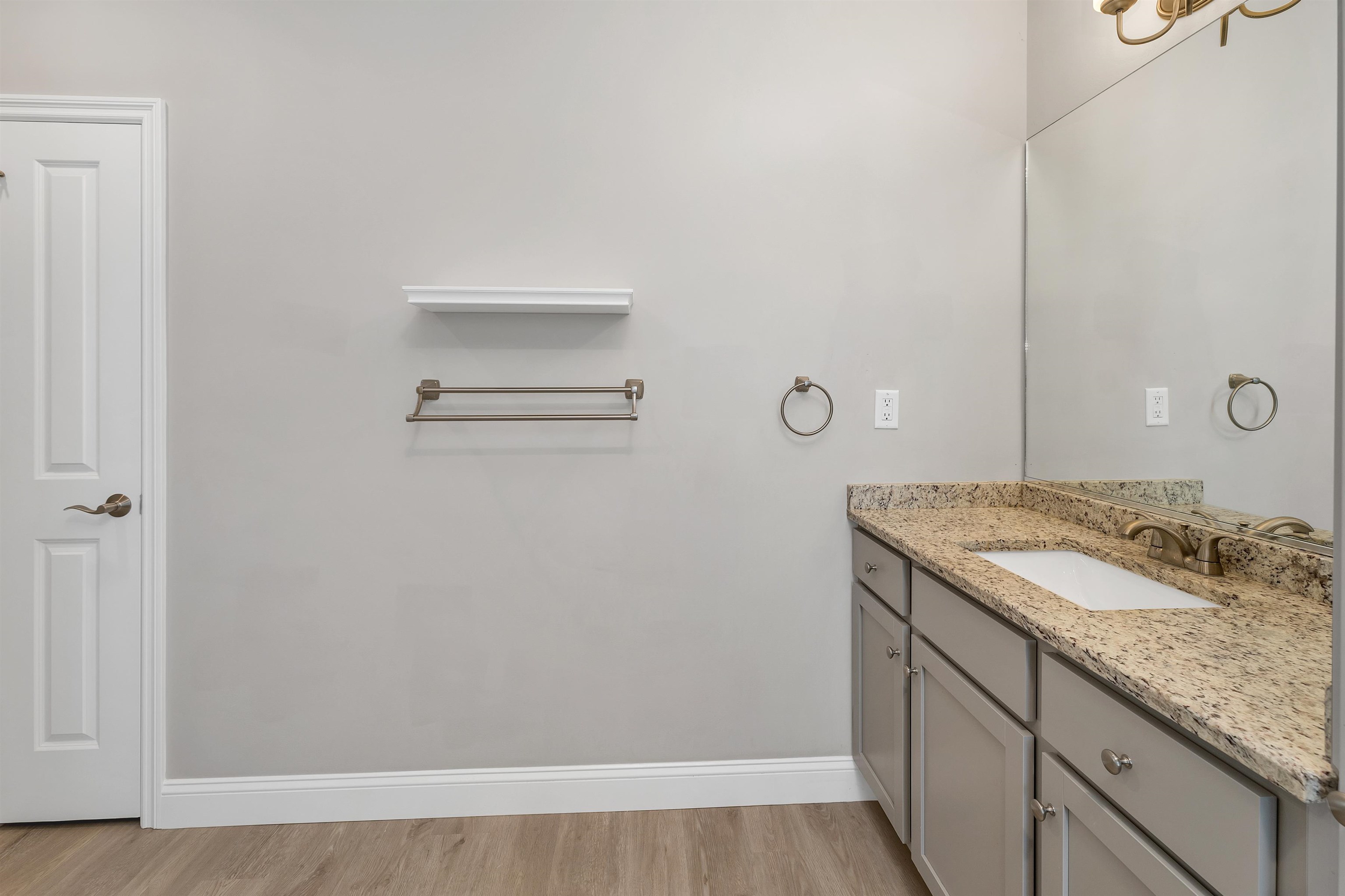 Nashua, New Hampshire 03062, United States, 2 Bedrooms Bedrooms, ,2 BathroomsBathrooms,Residential,Active,113606