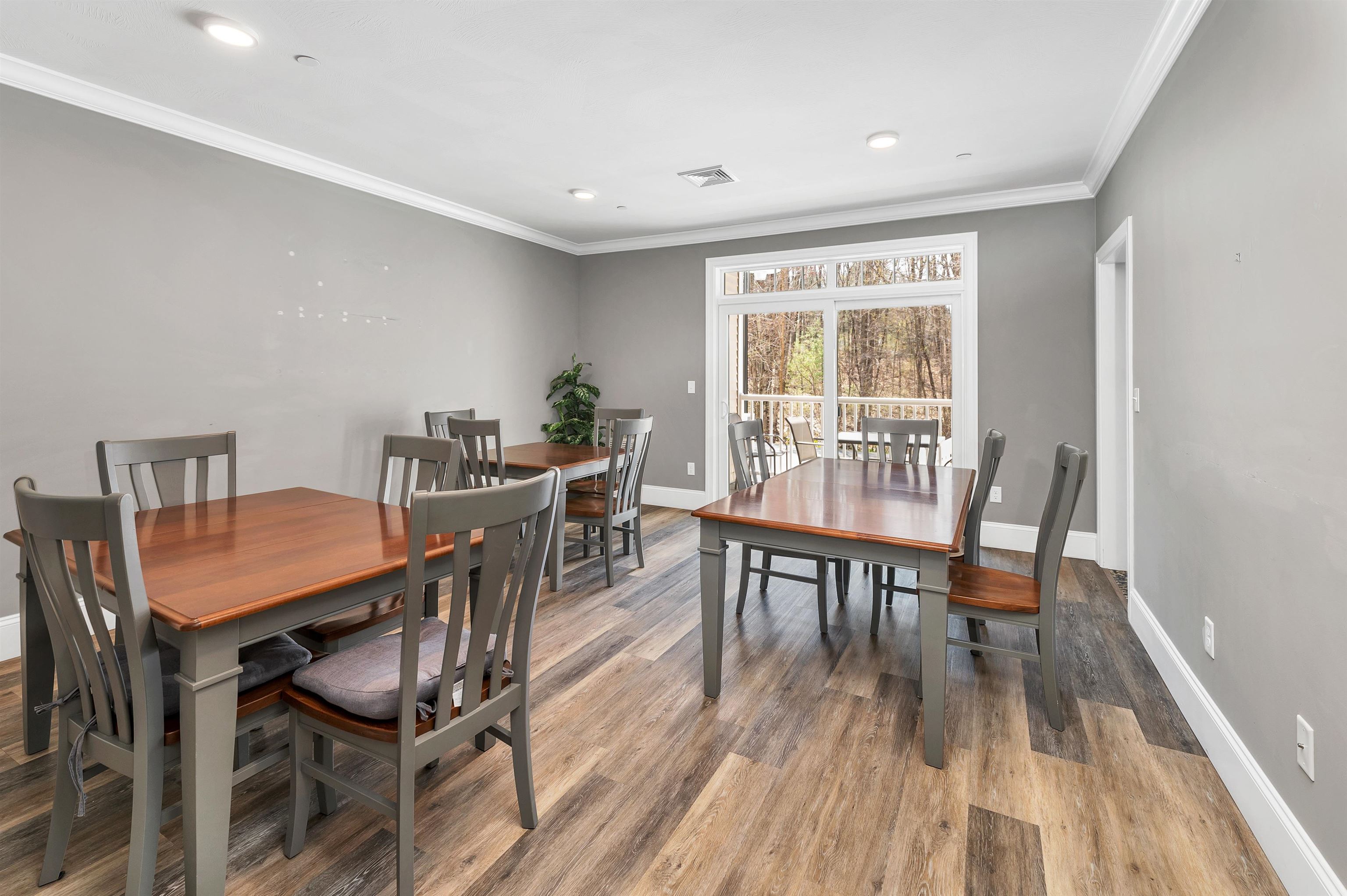 Nashua, New Hampshire 03062, United States, 2 Bedrooms Bedrooms, ,2 BathroomsBathrooms,Residential,Active,113606