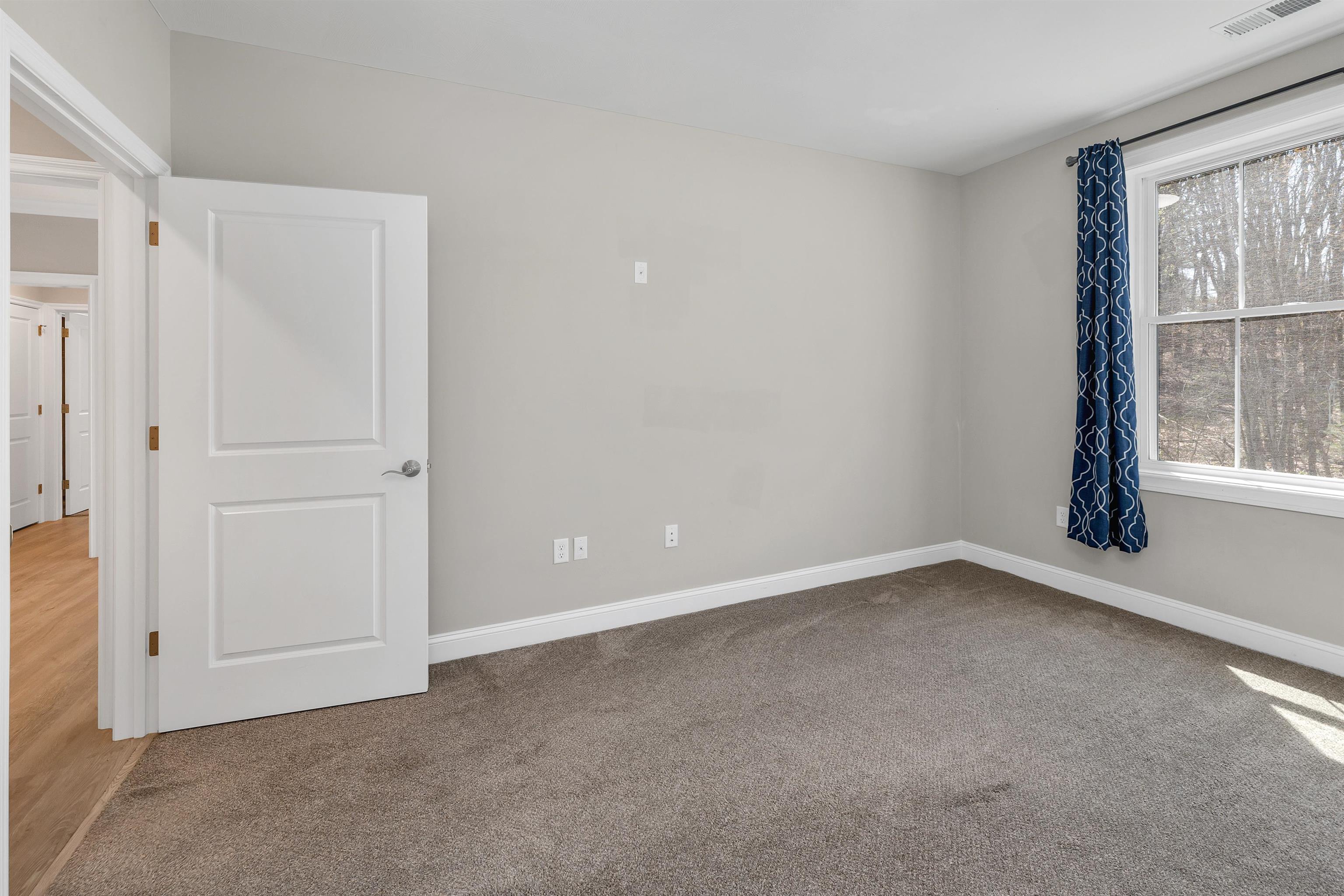 Nashua, New Hampshire 03062, United States, 2 Bedrooms Bedrooms, ,2 BathroomsBathrooms,Residential,Active,113606