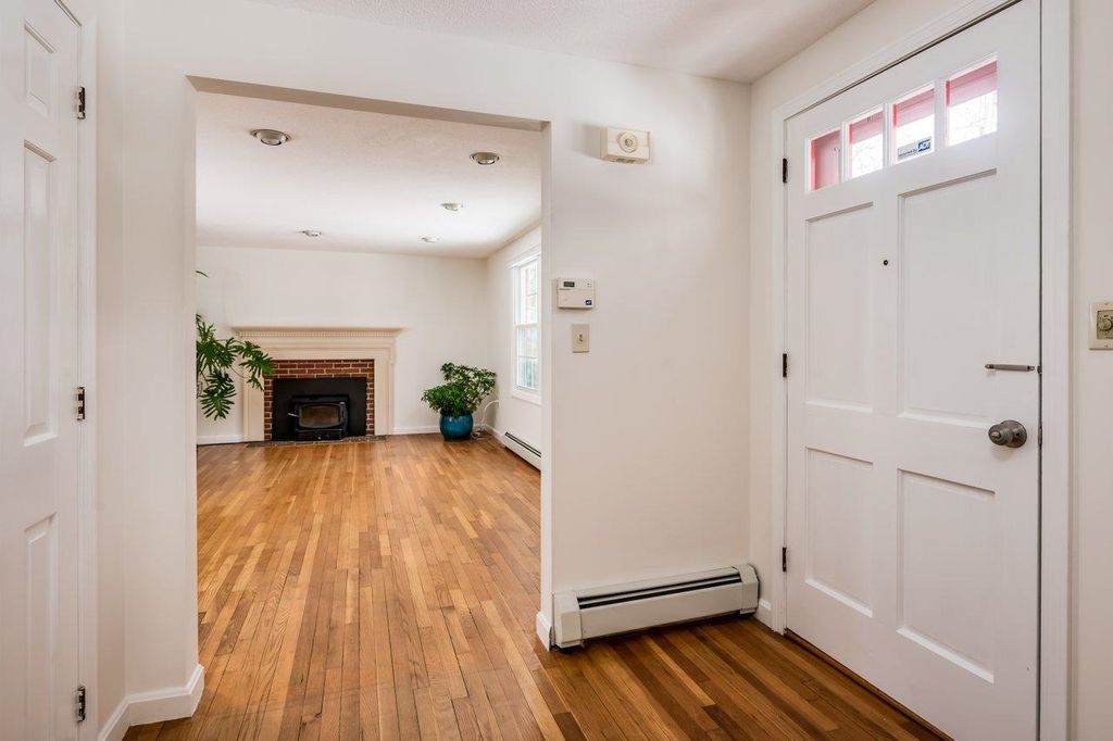 Photo of 4 Ffrost Drive, Durham, NH 03824 (MLS # 5079107)