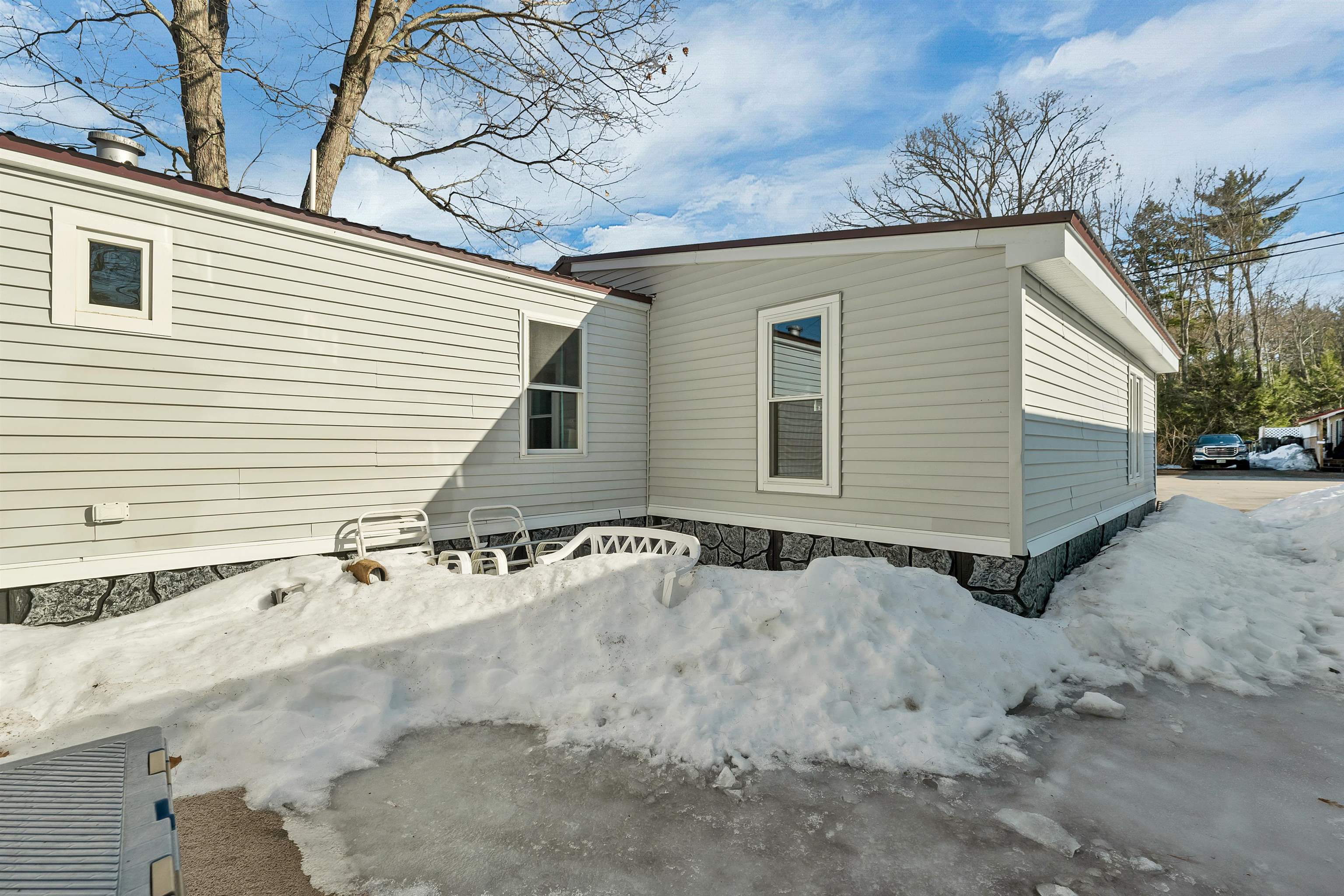 343 Old Lake Shore Road 49