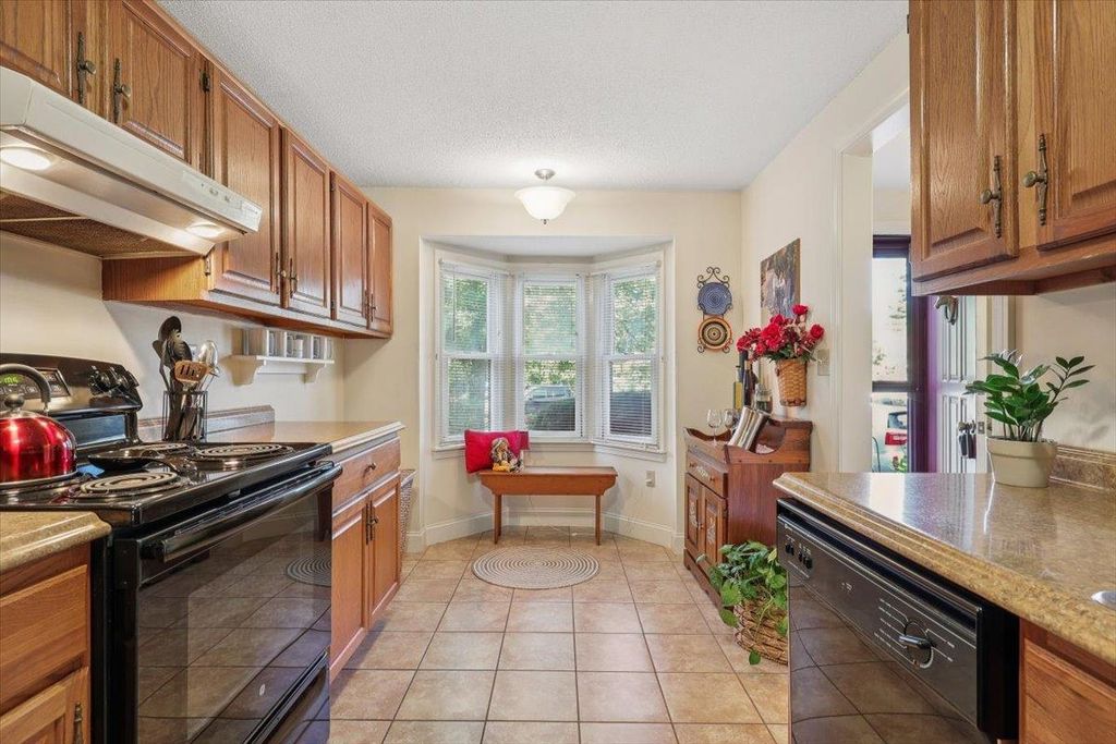 Photo of 80 Bartemus Trail, Nashua, NH 03063 (MLS # 5061598)