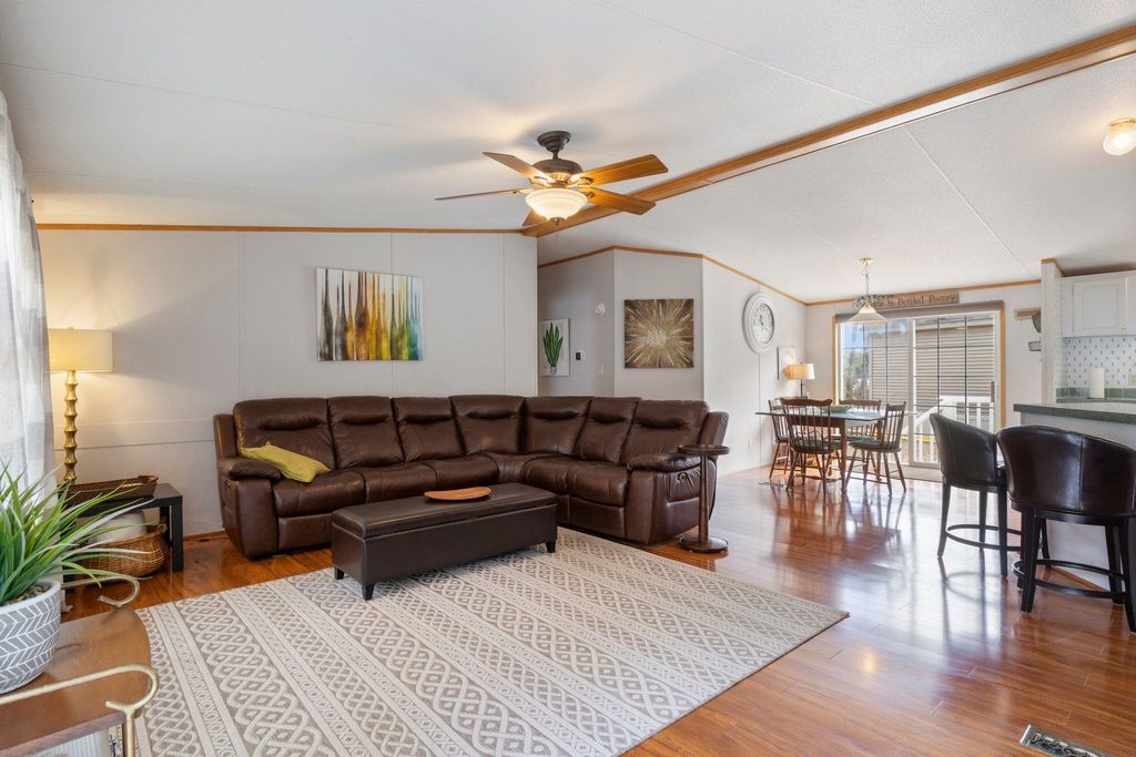 Photo of 29 Edge O Lake Drive, Tuftonboro, NH 03853 (MLS # 5086065)