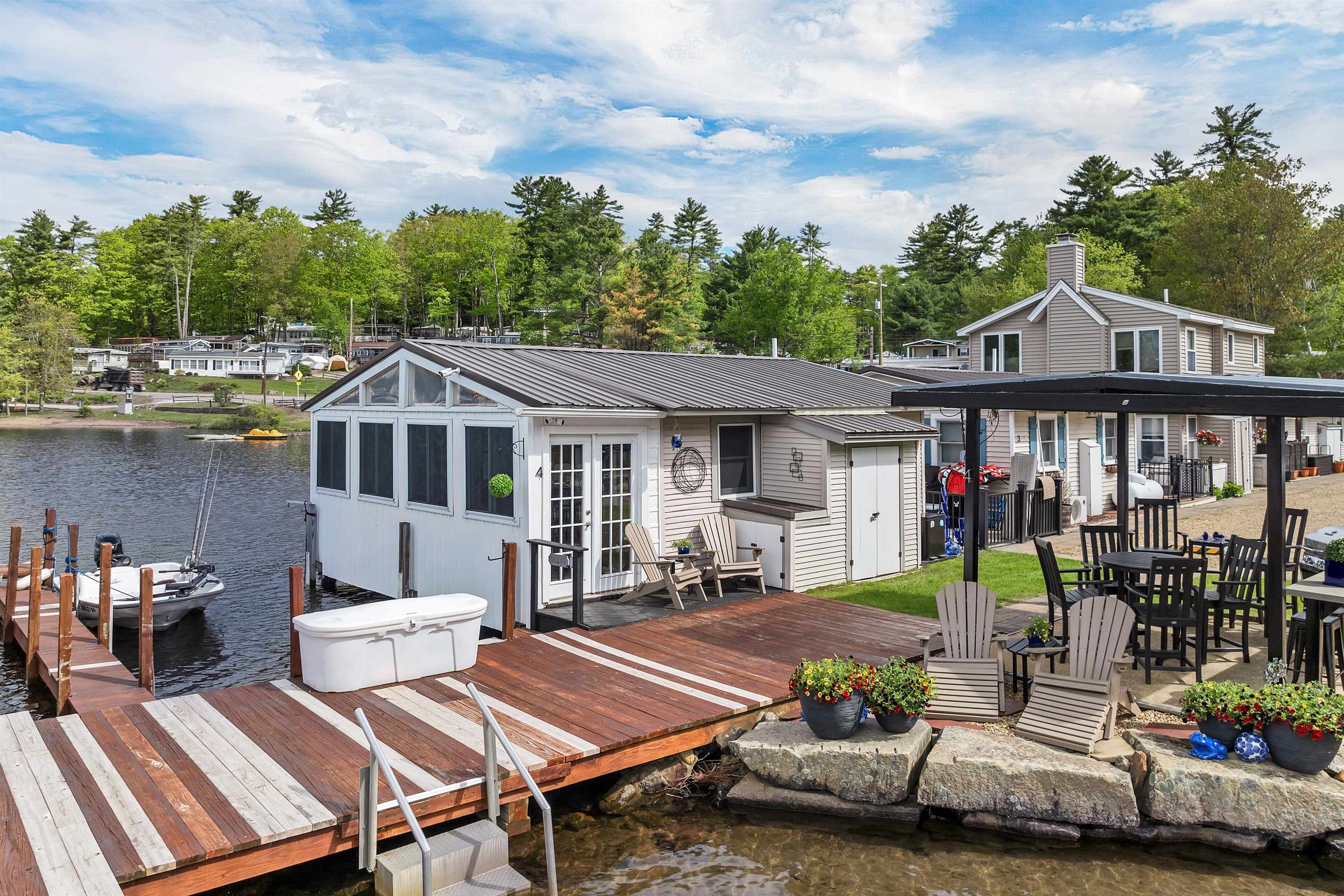 556 Weirs Boulevard 4