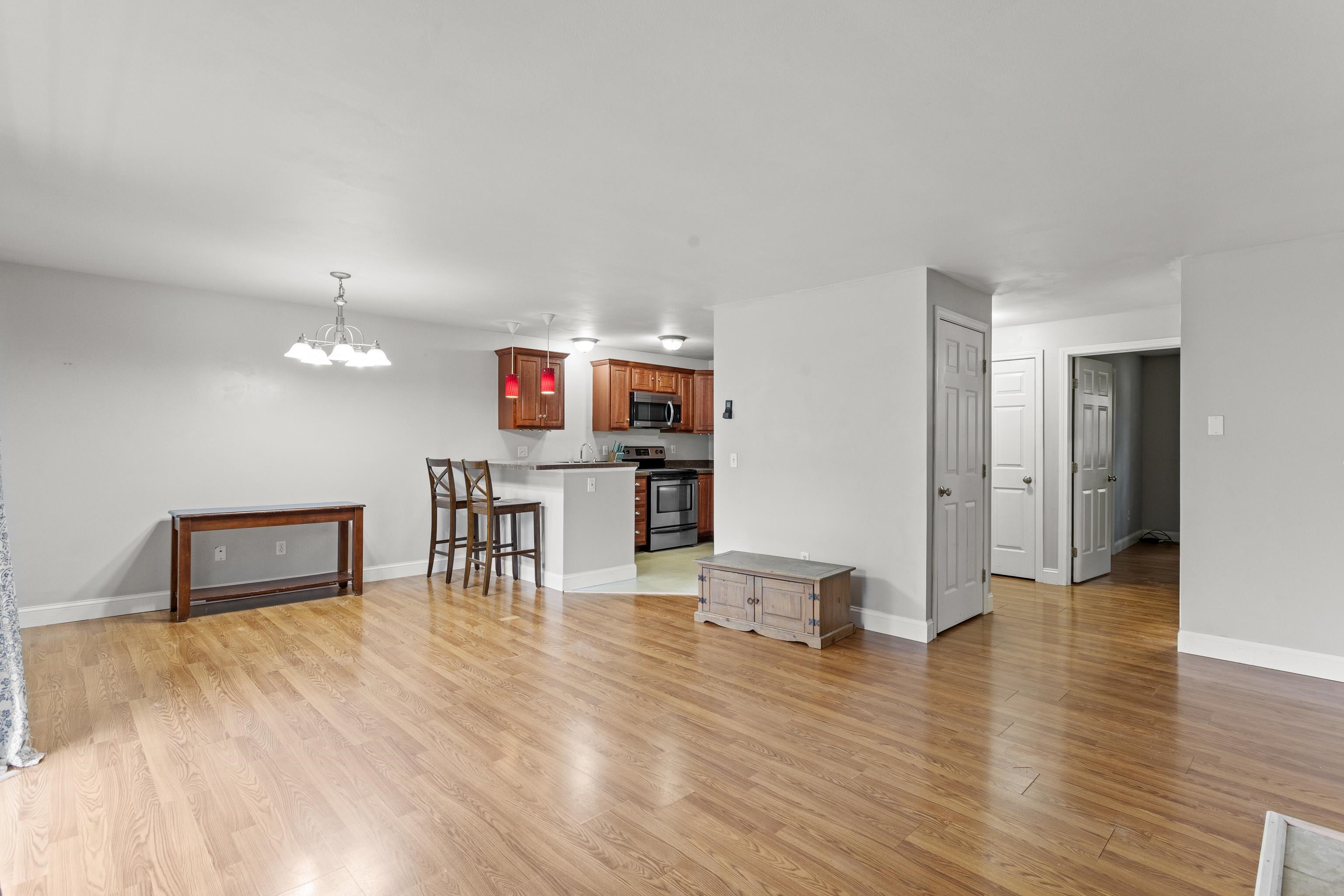4 Deer Street 13