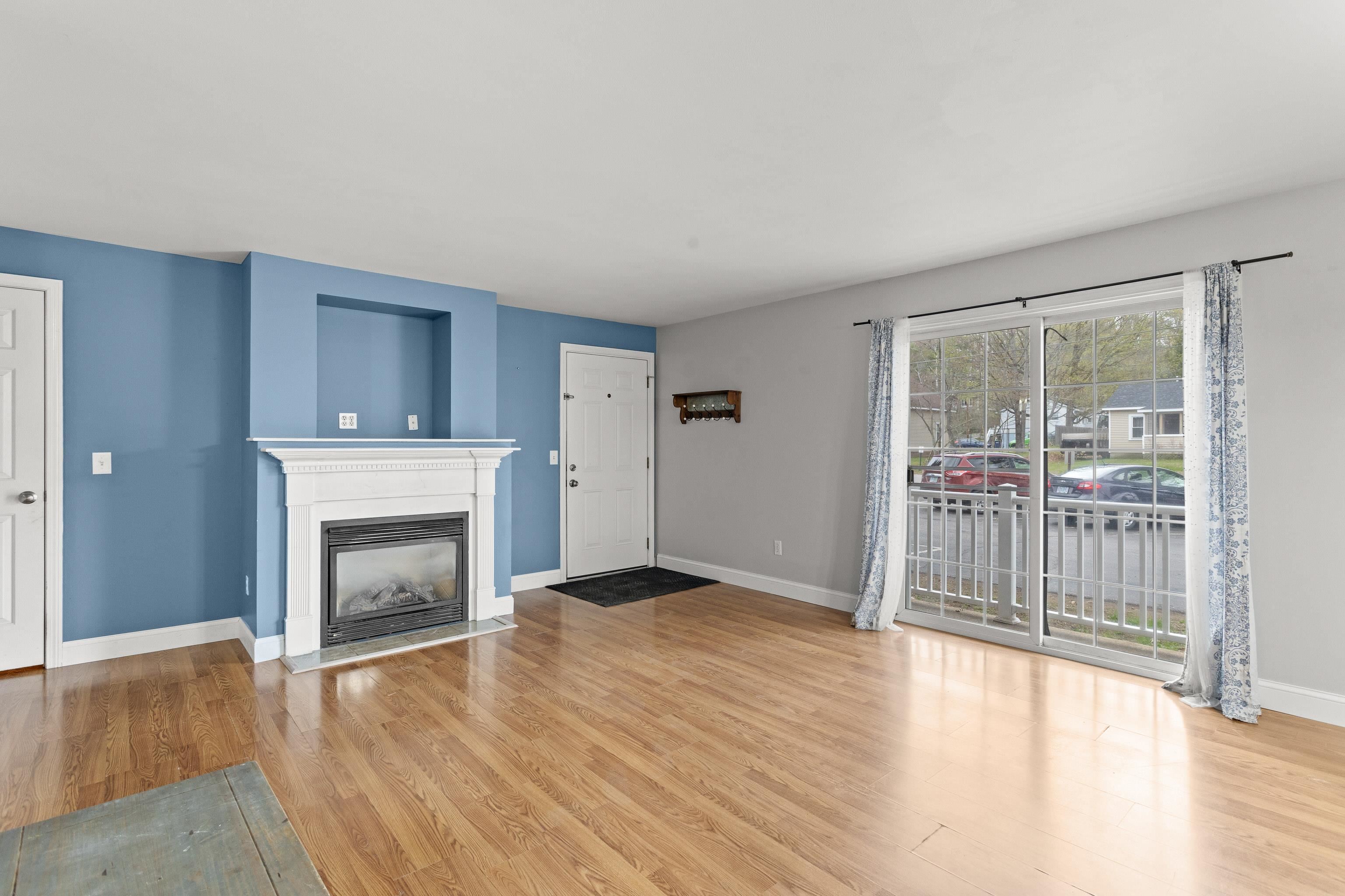 4 Deer Street 13