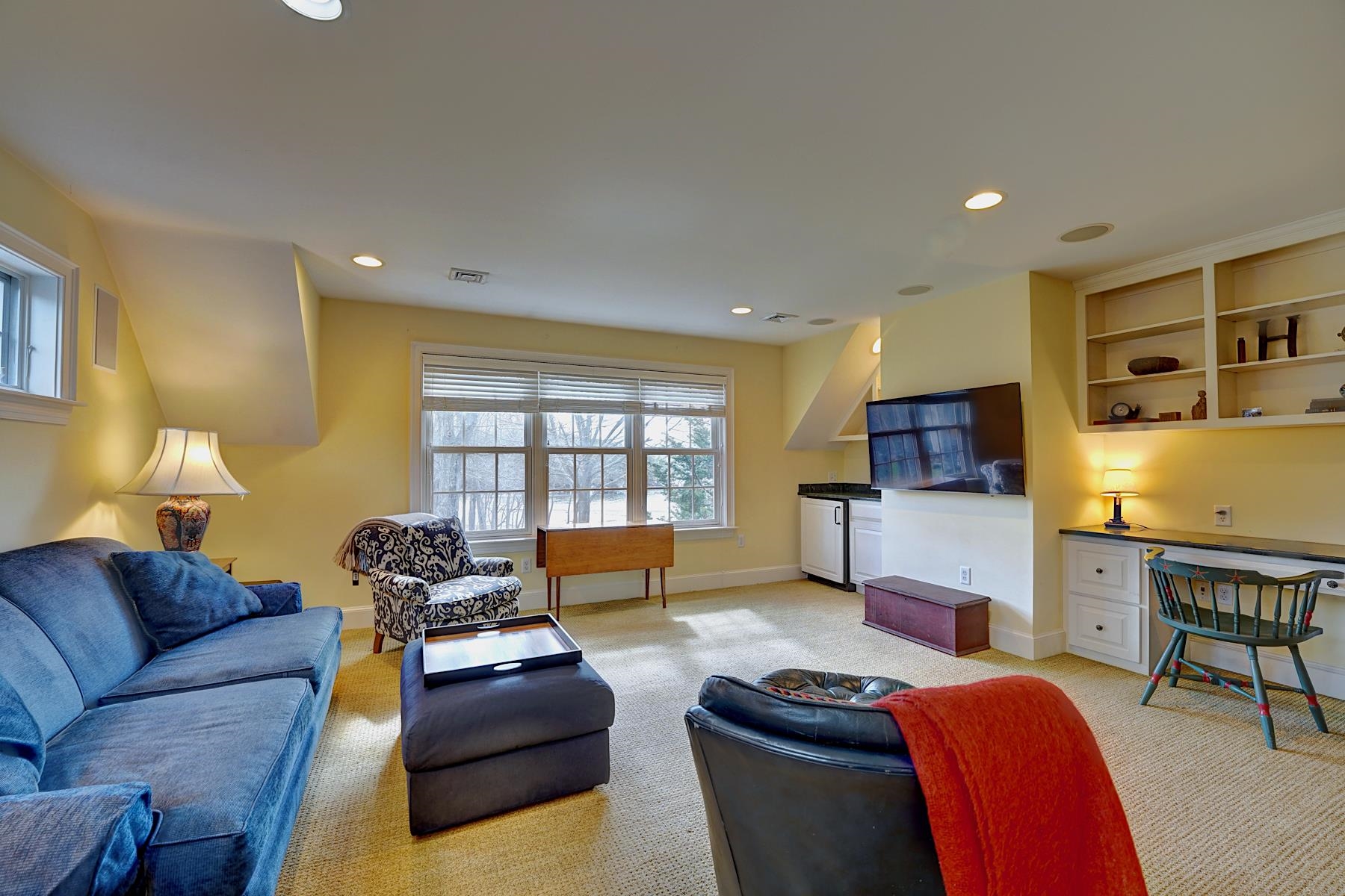 579 Sagamore Avenue 99