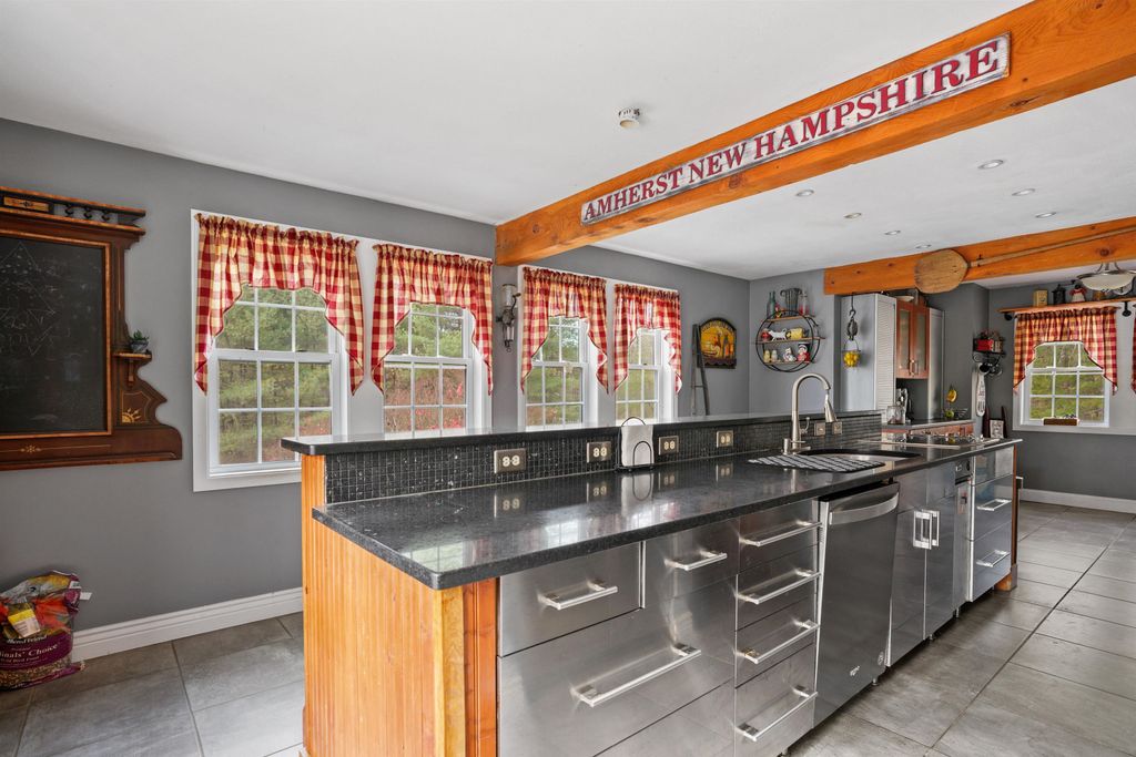 Photo of 19 Baboosic Lake Road, Amherst, NH 03031 (MLS # 5085215)