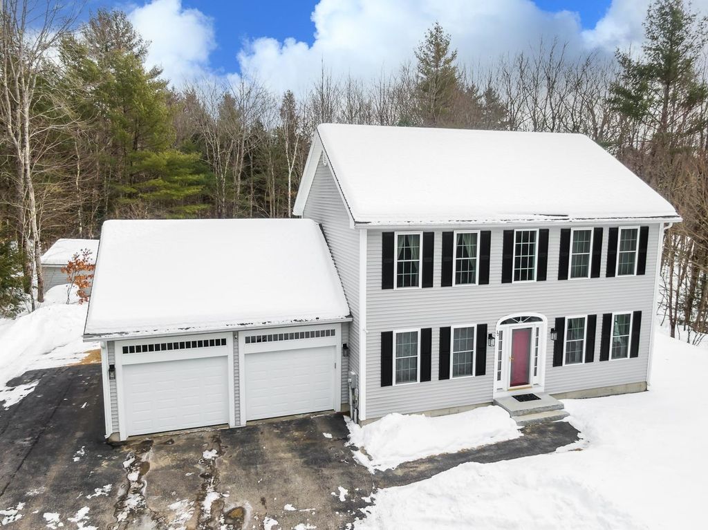 Photo of 30 Fox Hollow Drive, Weare, NH 03281 (MLS # 5076394)