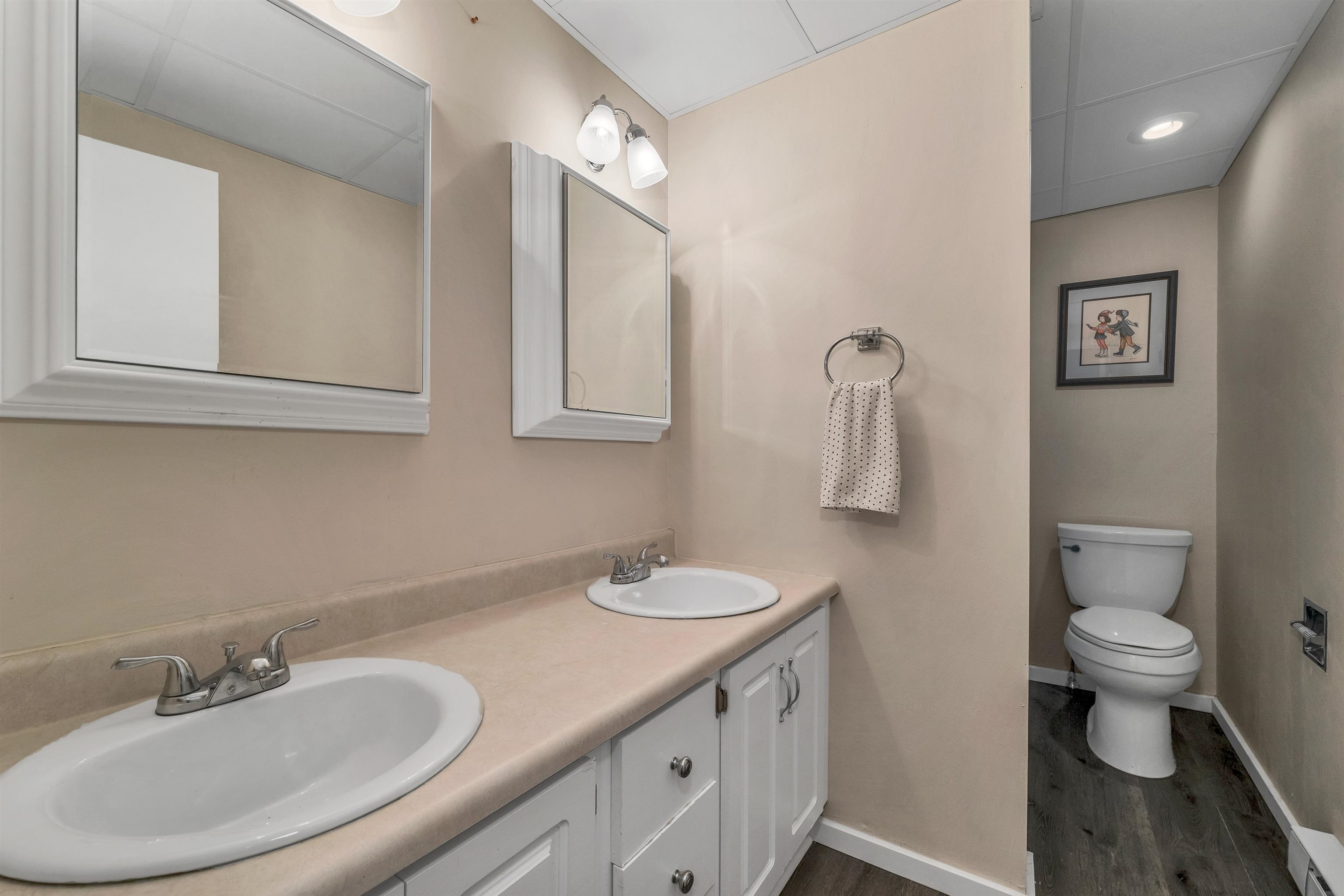 Gilford, New Hampshire 03249, United States, 2 Bedrooms Bedrooms, ,2 BathroomsBathrooms,Residential,Active,207316