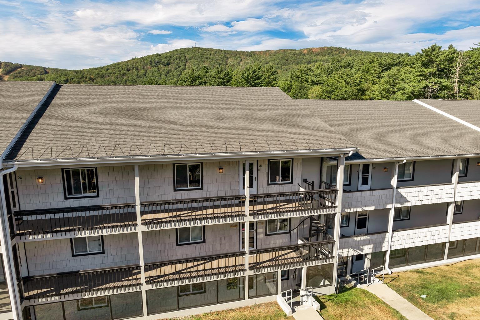 Gilford, New Hampshire 03249, United States, 2 Bedrooms Bedrooms, ,2 BathroomsBathrooms,Residential,Active,207316