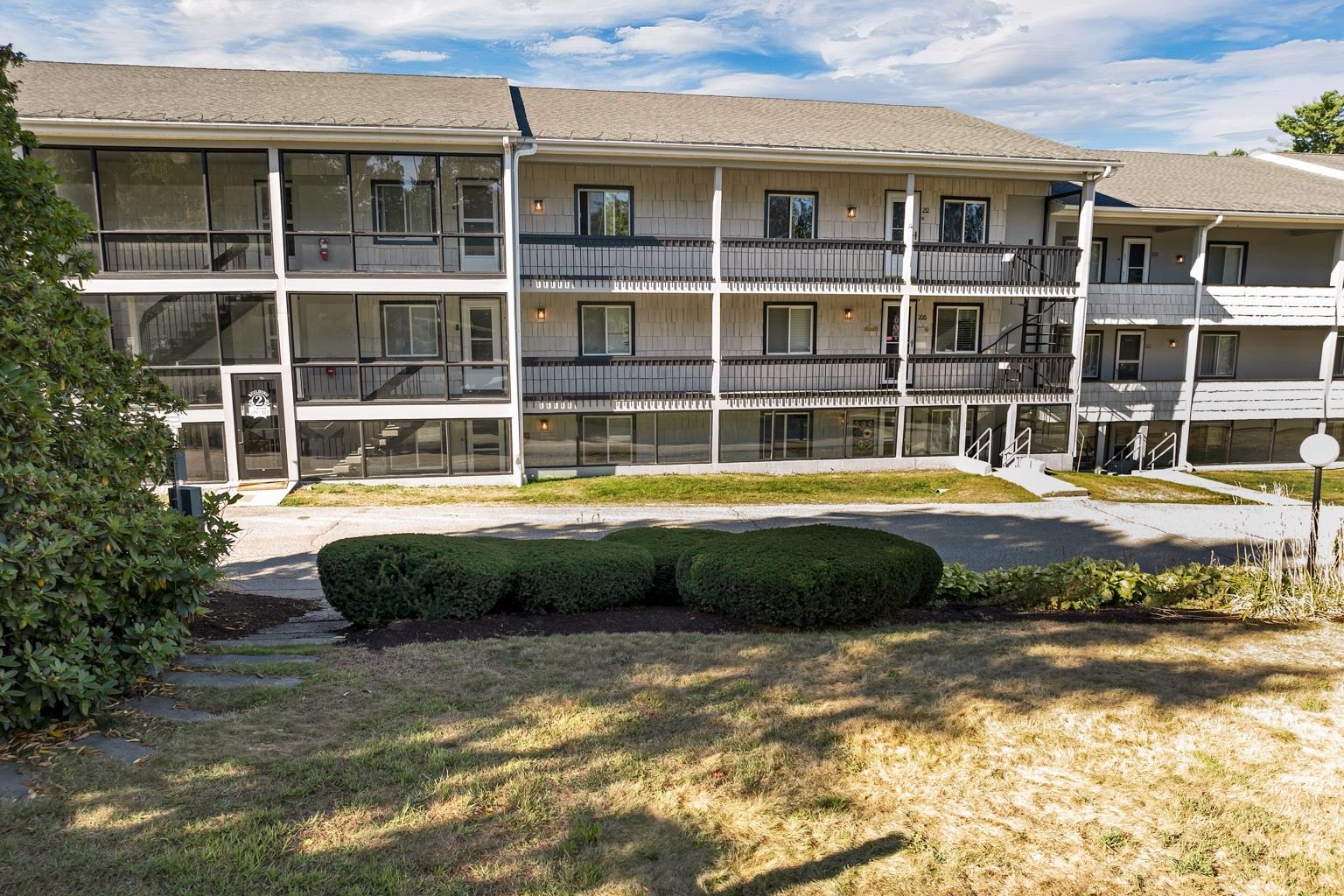 Gilford, New Hampshire 03249, United States, 2 Bedrooms Bedrooms, ,2 BathroomsBathrooms,Residential,Active,207316