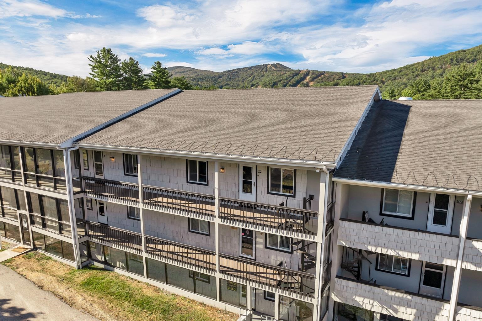 Gilford, New Hampshire 03249, United States, 2 Bedrooms Bedrooms, ,2 BathroomsBathrooms,Residential,Active,207316