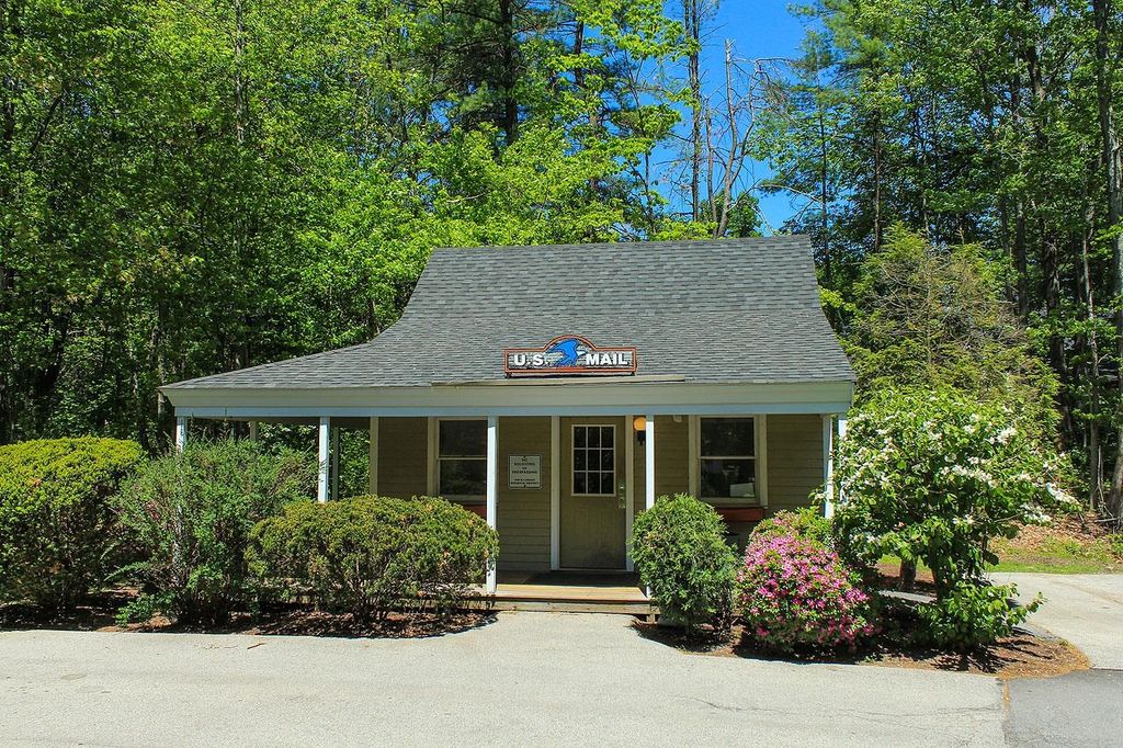 Photo of 214 Winding Pond Road, Londonderry, NH 03053 (MLS # 5069155)