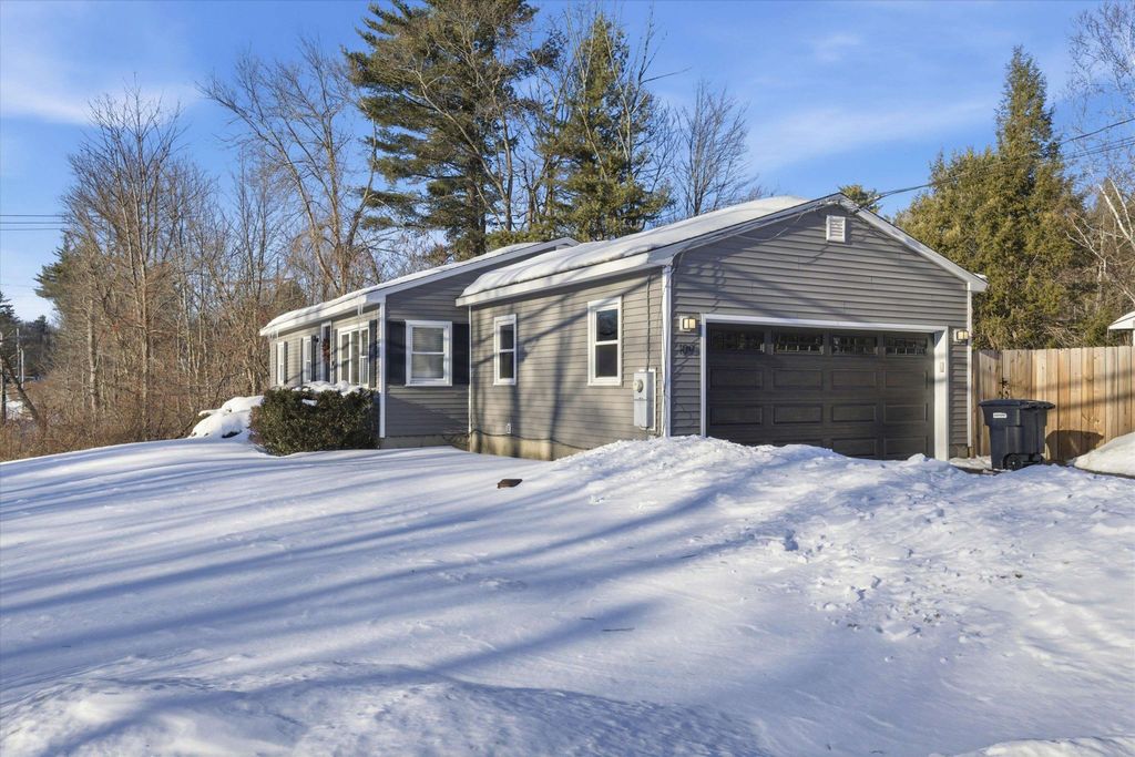 Photo of 109 Bypass 28, Derry, NH 03038 (MLS # 5076486)