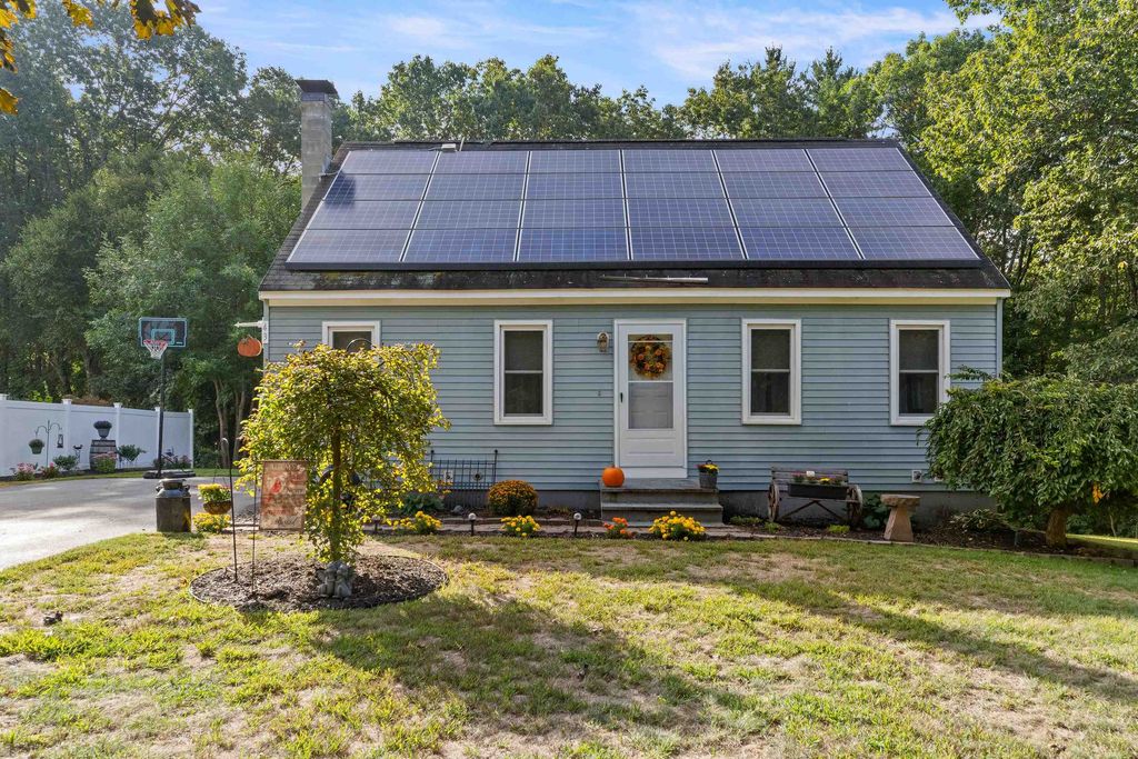 Photo of 43 Donna Drive, Pembroke, NH 03275 (MLS # 5062571)