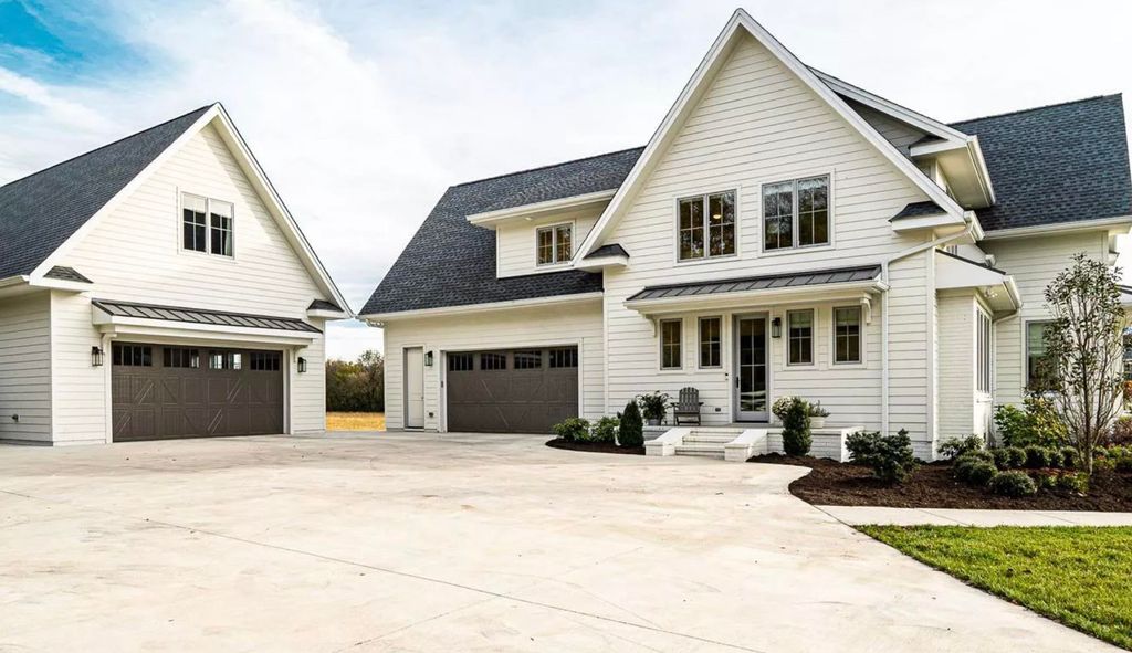 Photo of 4 Jenkins Road #Lot 4 - Modern Farmh, Bedford, NH 03110 (MLS # 5074808)