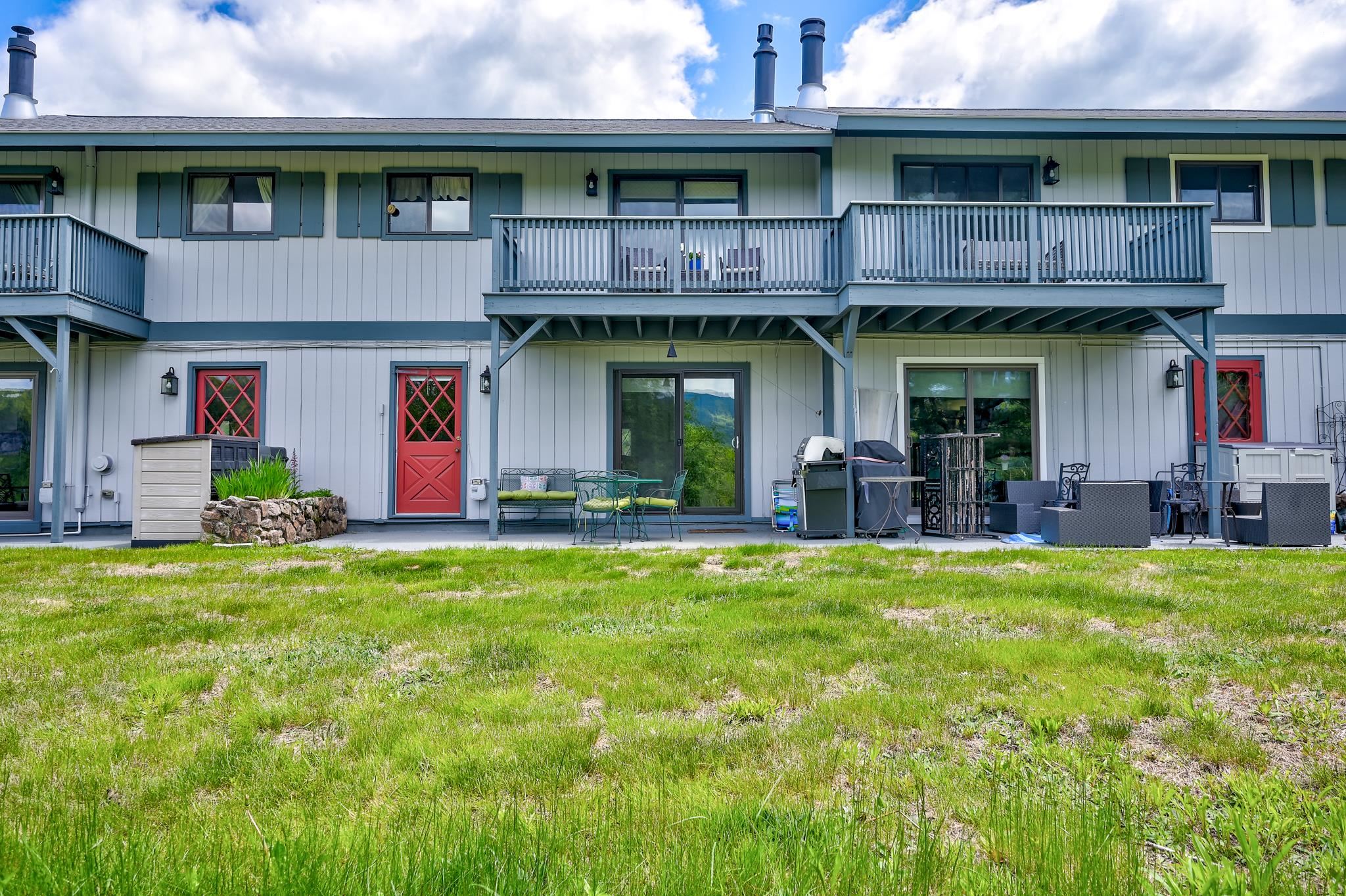 19 Hill & Vale Lane 19