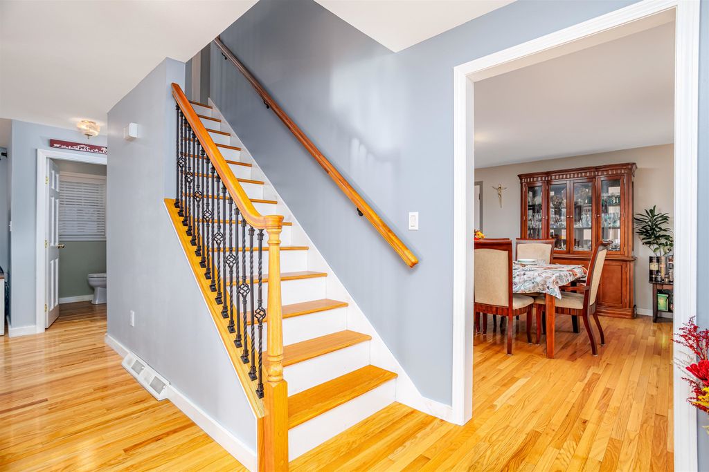 Photo of 7 Robert Drive, Nashua, NH 03063 (MLS # 5070477)