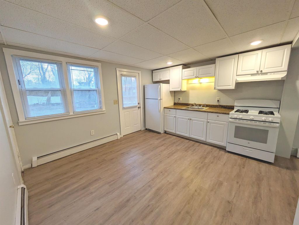 Photo of 3 S Shore Road #6, Salem, NH 03079 (MLS # 5085228)