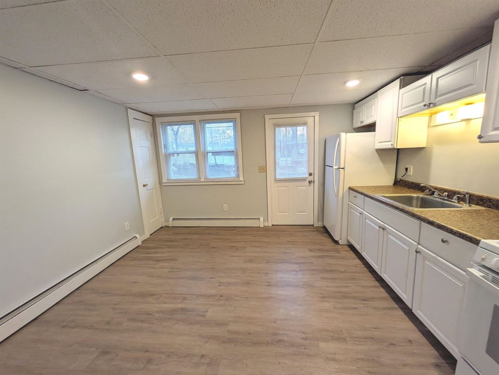 Photo of 3 S Shore Road #6, Salem, NH 03079 (MLS # 5085228)