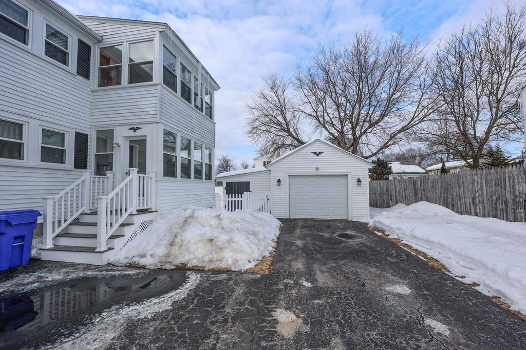 Photo of 154 Manning Street, Manchester, NH 03103 (MLS # 5078047)