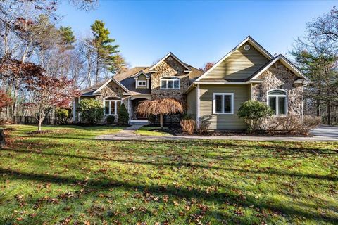 Photo of 10 Northview Terrace, Hooksett, NH 03106 (MLS # 5071375)