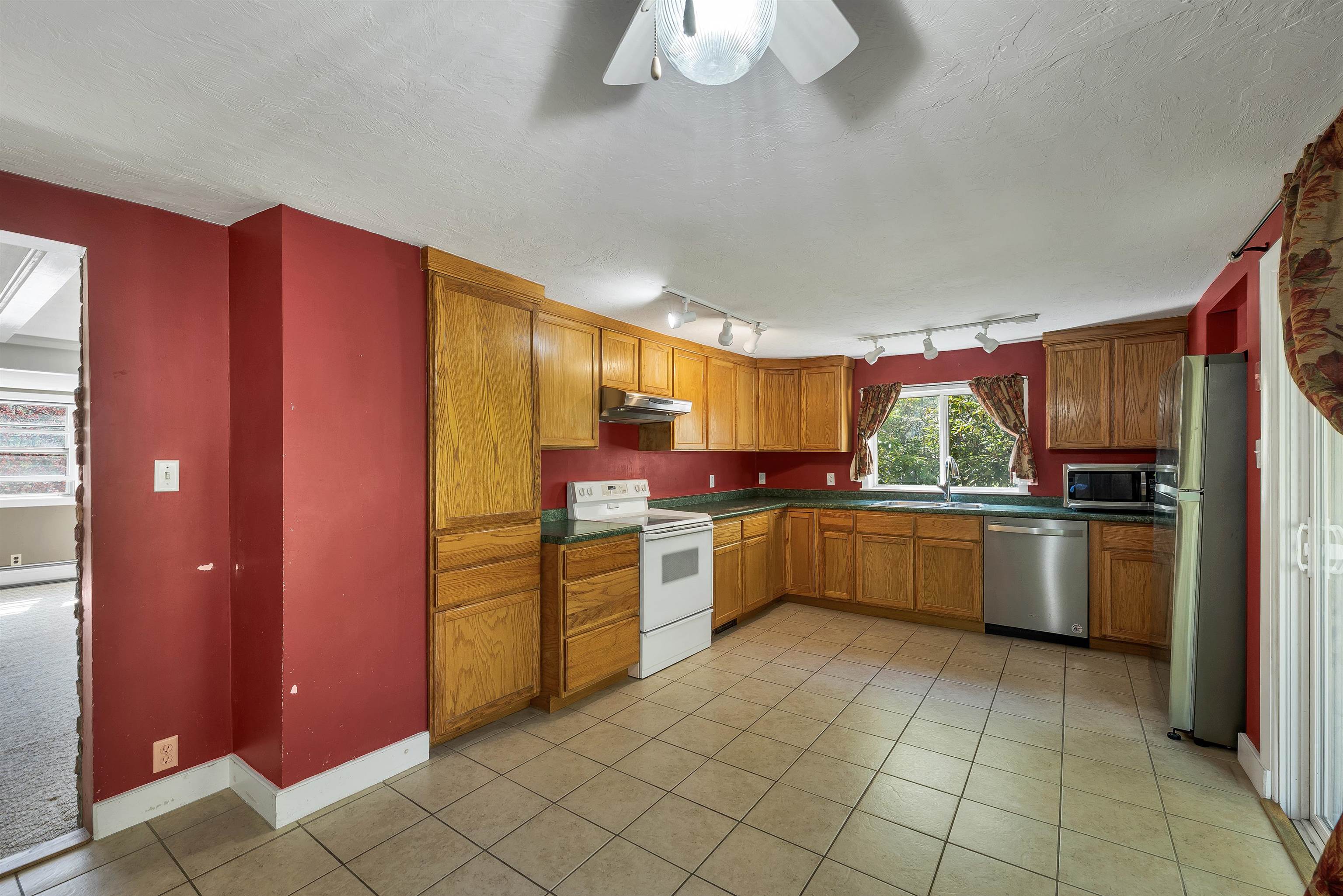 546 White Oaks Road