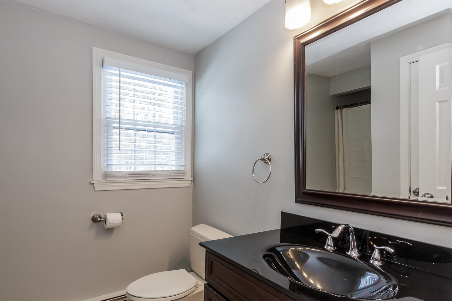 Windham, New Hampshire 03087, United States, 3 Bedrooms Bedrooms, ,2 BathroomsBathrooms,Residential,Active,96081