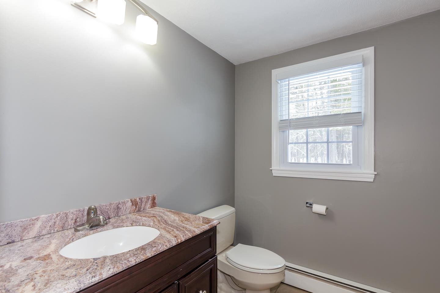 Windham, New Hampshire 03087, United States, 3 Bedrooms Bedrooms, ,2 BathroomsBathrooms,Residential,Active,96081