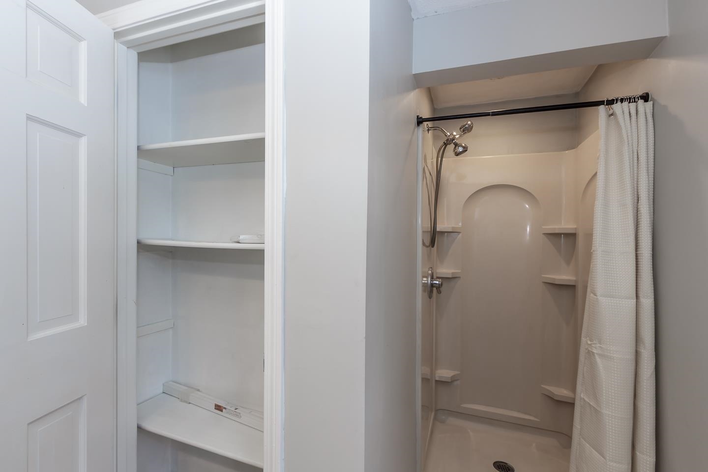 Windham, New Hampshire 03087, United States, 3 Bedrooms Bedrooms, ,2 BathroomsBathrooms,Residential,Active,96081