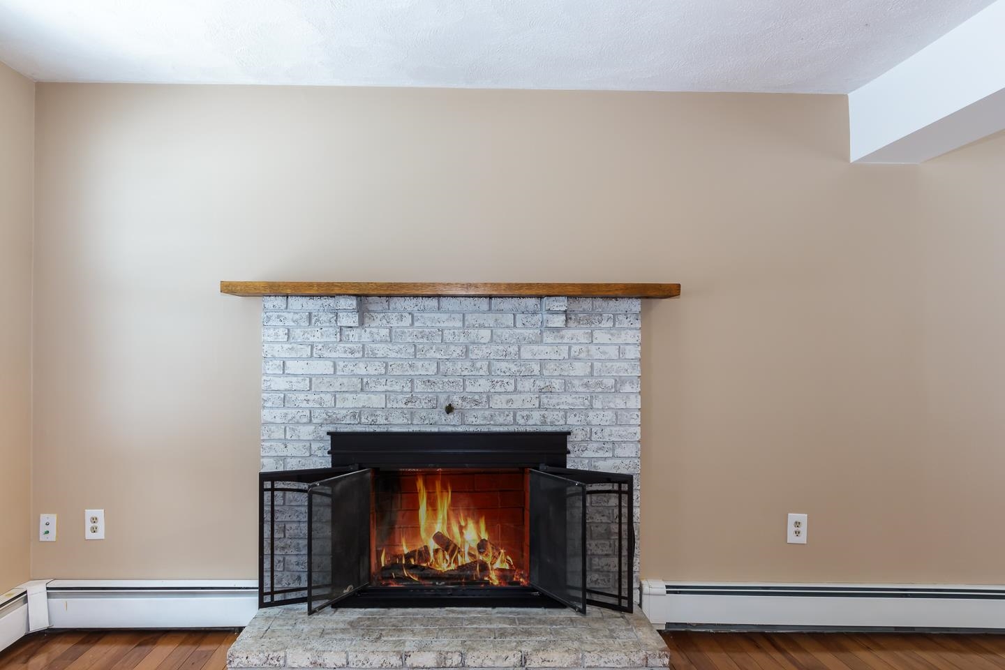 Windham, New Hampshire 03087, United States, 3 Bedrooms Bedrooms, ,2 BathroomsBathrooms,Residential,Active,96081