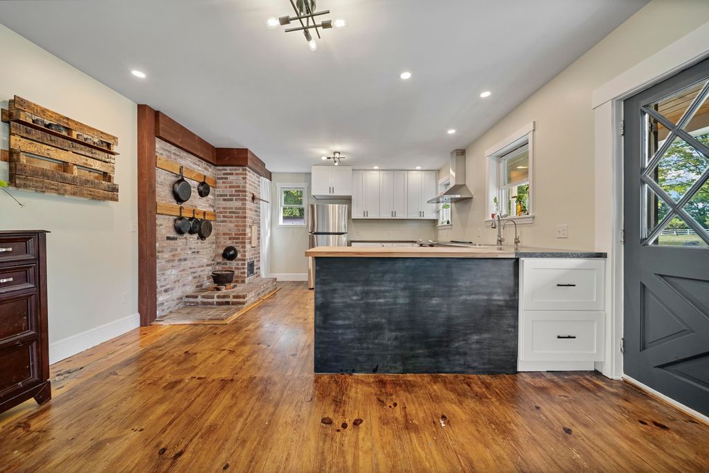 Photo of 526 Page Road, Bow, NH 03304 (MLS # 5062048)